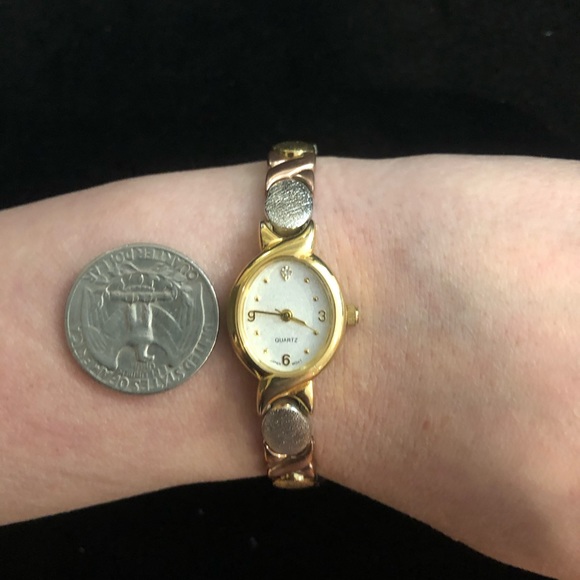 Avon watch - Picture 2 of 5